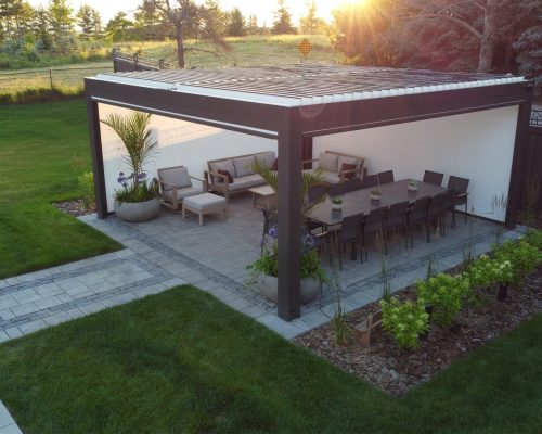 Adjustable pergola 20′ x 20′