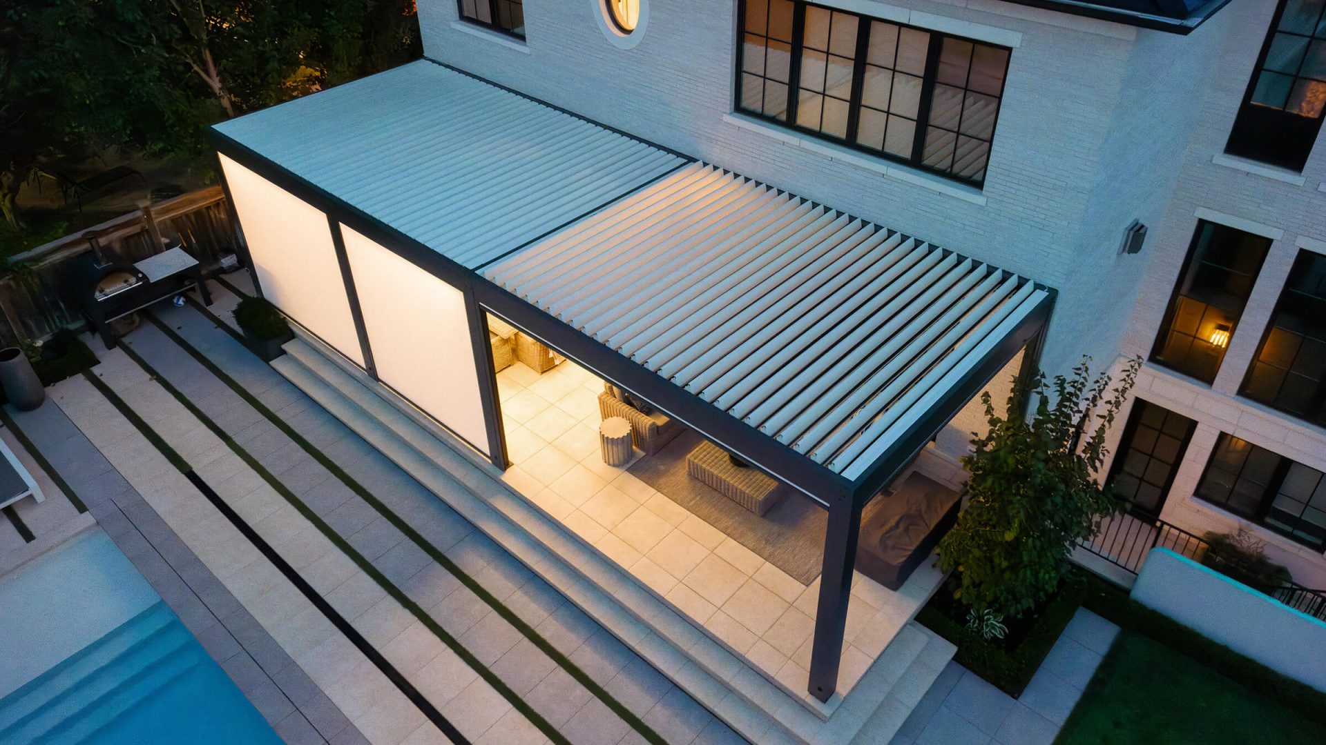 pergola with a roof of aluminum photo # 1047